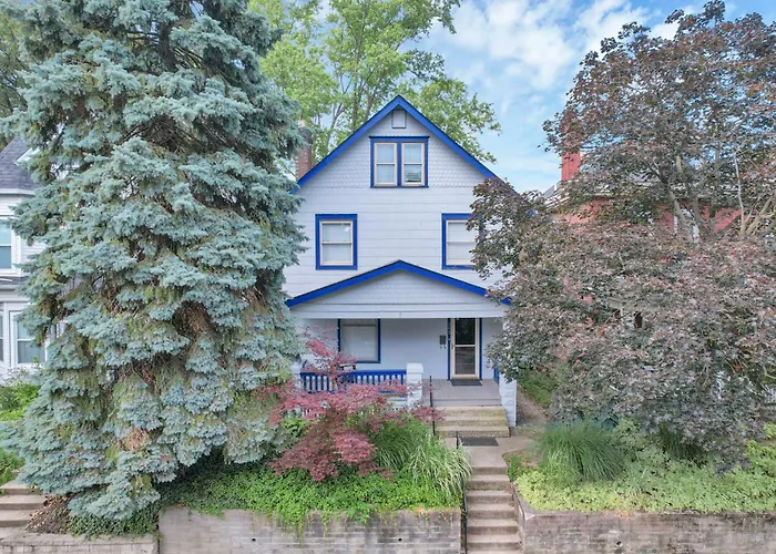 Housepitality - The Maynard Manor *