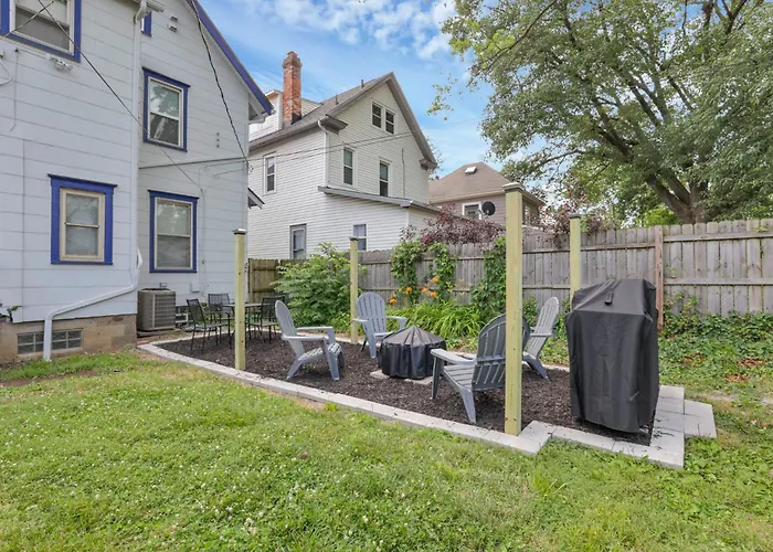 Housepitality - The Maynard Manor Columbus