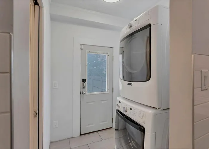 Housepitality - The Maynard Manor * Columbus