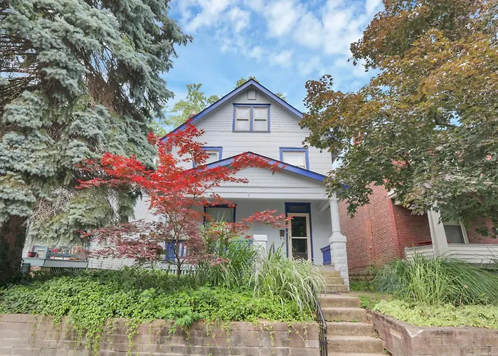 Housepitality - The Maynard Manor Holiday home